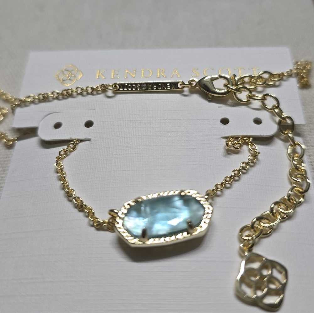 Kendra Scott Elisa Pendant Necklace - Picture 4 of 4